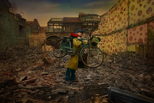 maleonn-postman-2.jpg maleonn-postman-2.jpg